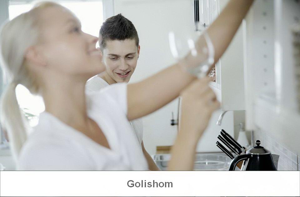 Раскрутил телку на стриптиз прям на кухне Раскрутил телку на стриптиз прям на кухне