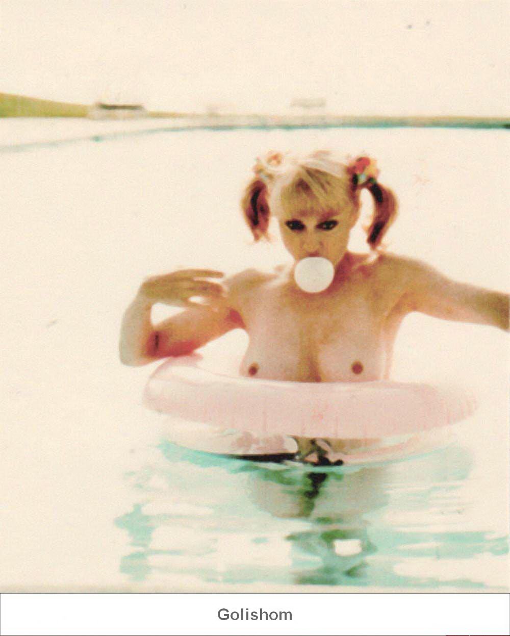 Эксклюзивные фото голой Мадонны (58 фото) Эксклюзивные фото голой Мадонны (58 фото)