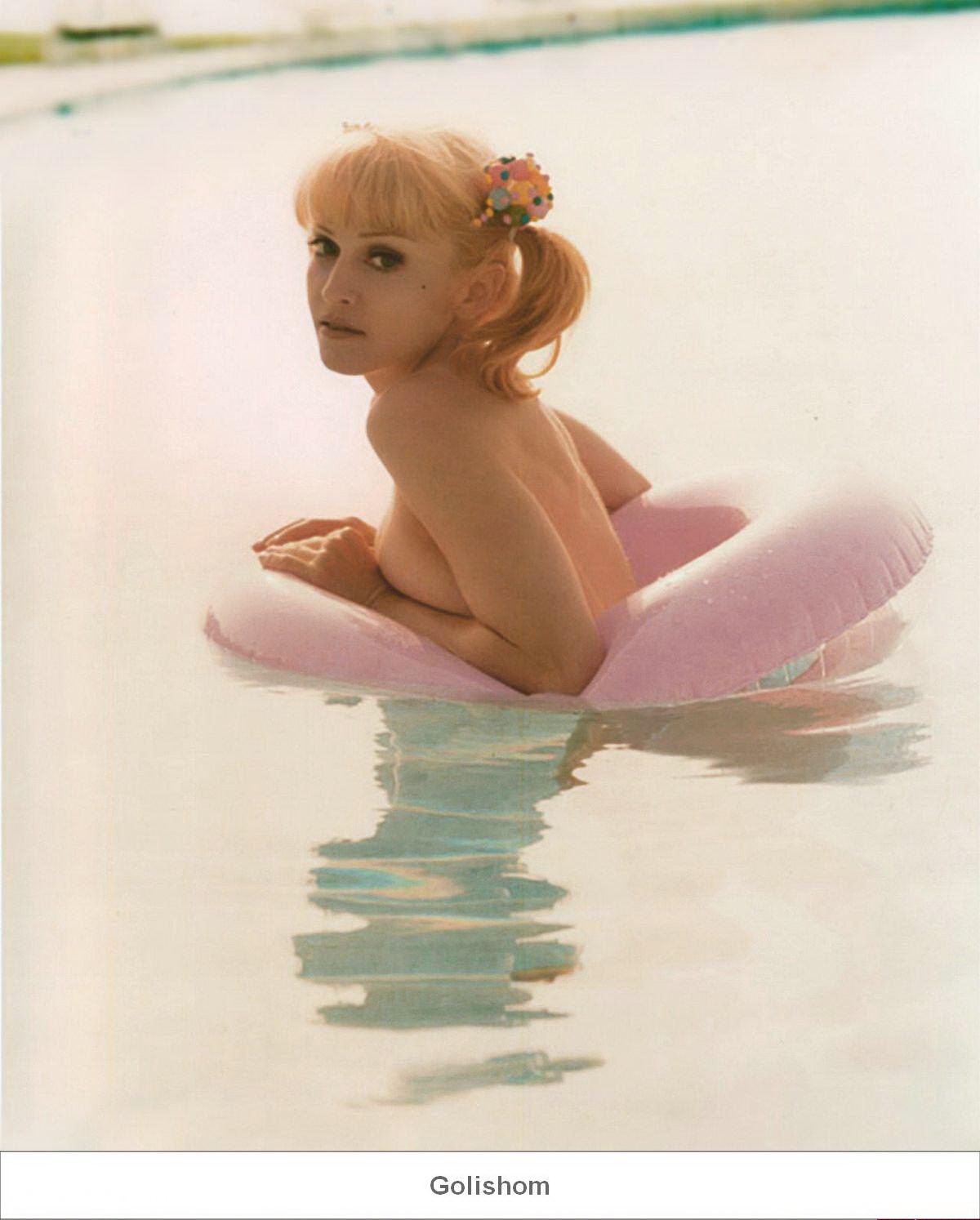 Эксклюзивные фото голой Мадонны (58 фото) Эксклюзивные фото голой Мадонны (58 фото)