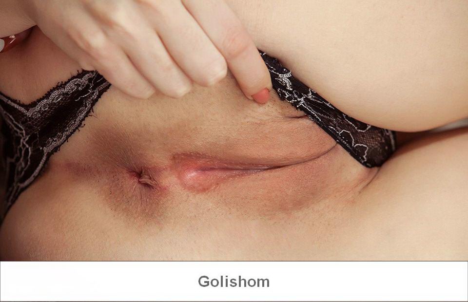 Отодвинула трусики в сторону Отодвинула трусики в сторону