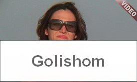 На пляже нудистов крупным планом - видео