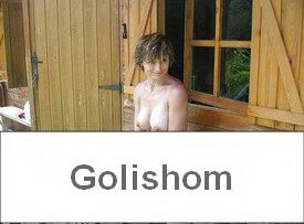 Нудисты загорают на даче