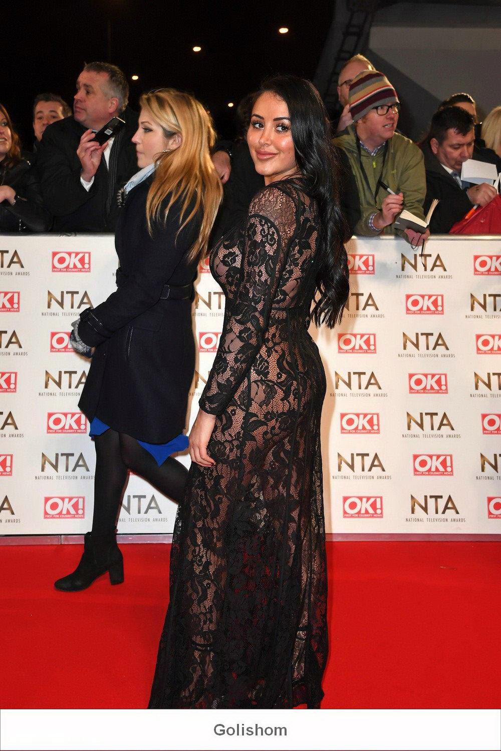 Марни Симпсон пришла на вечеринку в просвечивающимся платье совсем без белья Марни Симпсон пришла на вечеринку в просвечивающимся платье совсем без белья