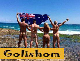 Голые австралийские нудисты на фоне прекрасной природы