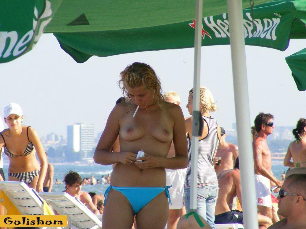 Нудисты отдыхают Нудисты отдыхают