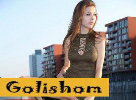 Стриптиз возле дорогой машины