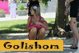 Новая подборка с засветами трусиков у девушек