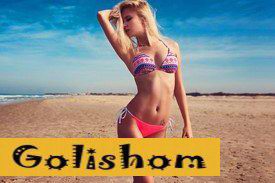 Молодые девушки в мини-бикини