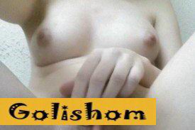 Молодые девушки трогают писю руками