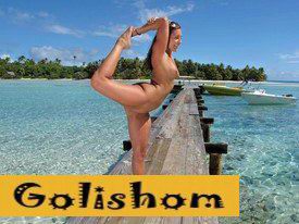 Нудистка-гимнастка