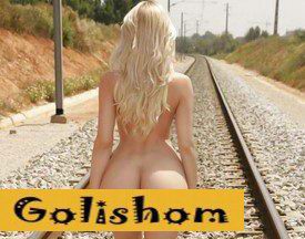 Голые попки девушек сзади в полный рост