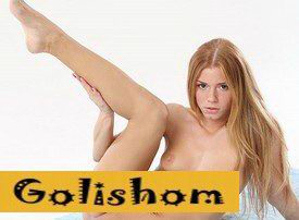 Она умеет задирать ножки