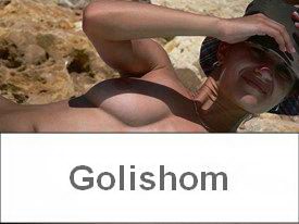 Голая телочка на пляже