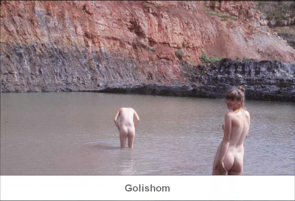 Голые девушки и водная стихия Голые девушки и водная стихия