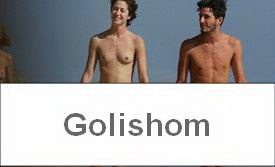 Семейная парочка нудистов в Италии