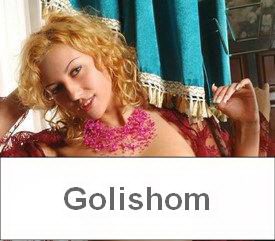 Рыжеволосая девушка с шикарной маленькой пилоткой