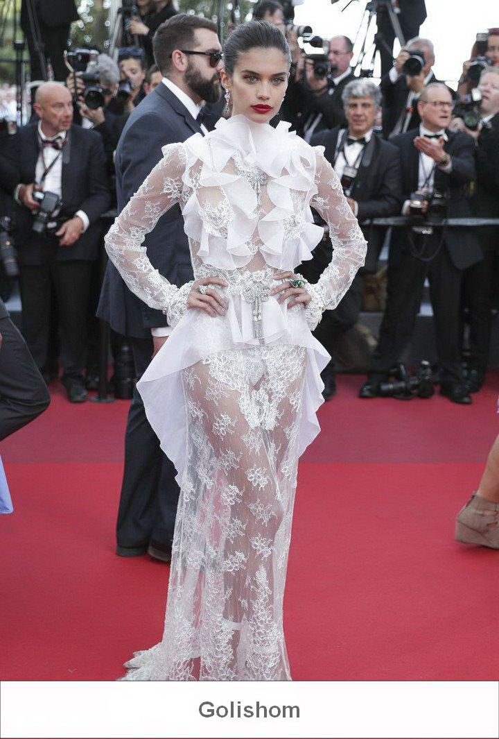 Сара Сампайо всех удивила на Каннском фестивале Сара Сампайо всех удивила на Каннском фестивале