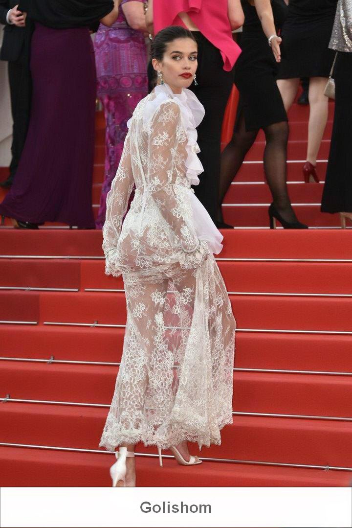 Сара Сампайо всех удивила на Каннском фестивале Сара Сампайо всех удивила на Каннском фестивале