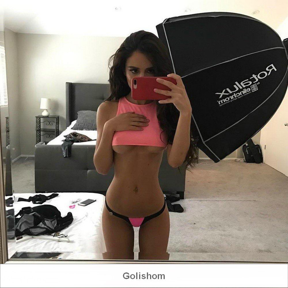 Девушки с шикарными фигурами Девушки с шикарными фигурами