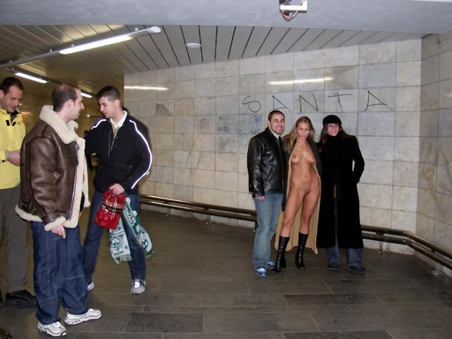 Фото по теме Молоденькие эксбиционистки,показывает Фото по теме Молоденькие эксбиционистки,показывает