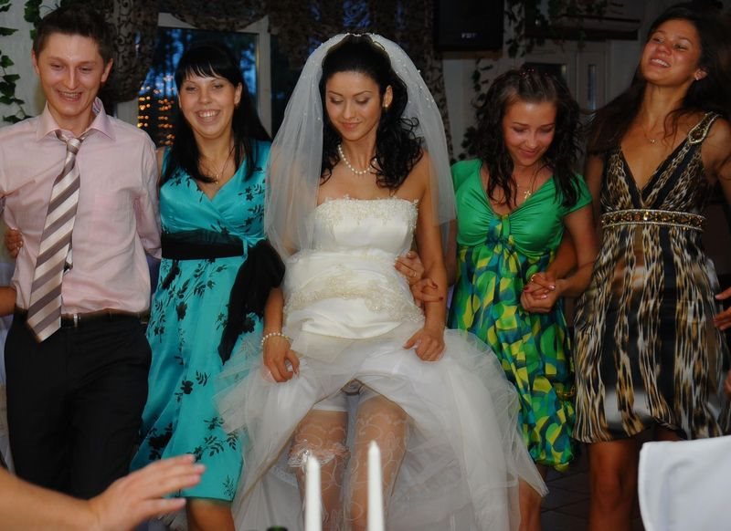 Фото по теме Развратная невеста покажет свою пизду Фото по теме Развратная невеста покажет свою пизду