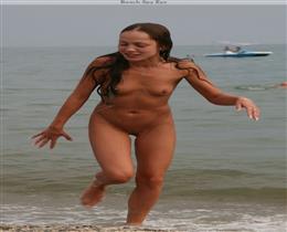 Девки нудистки позируют и сняты тайно голыми