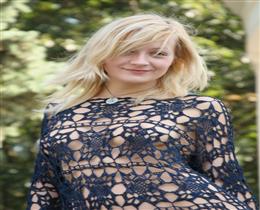 Девки показывают писи и сиски в общественных местах, на публике, на улице, в парке