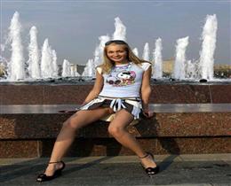 Письки девок под юбками