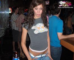 Смелее оголяйте свои груди и снимайте трусы, девки!!!!,